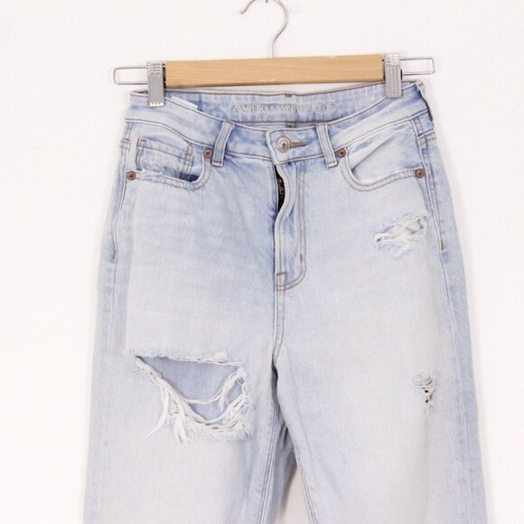 *American Eagle Outfitters Light Wash Ripped Mom Jeans - Picture 4 of 7